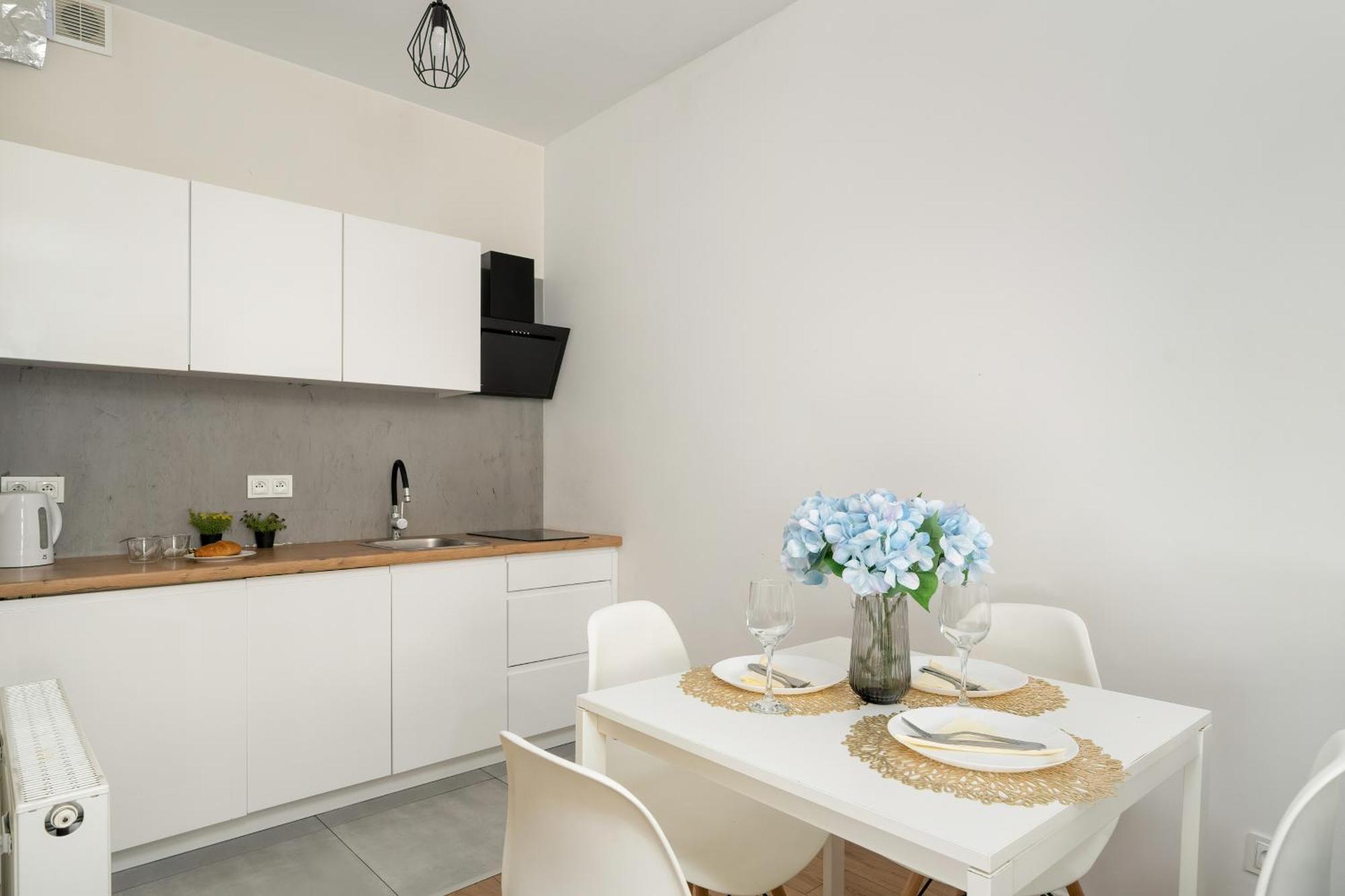 Stylowe I Eleganckie Studia Very Berry W Poznaniu By Noclegi Renters Екстер'єр фото