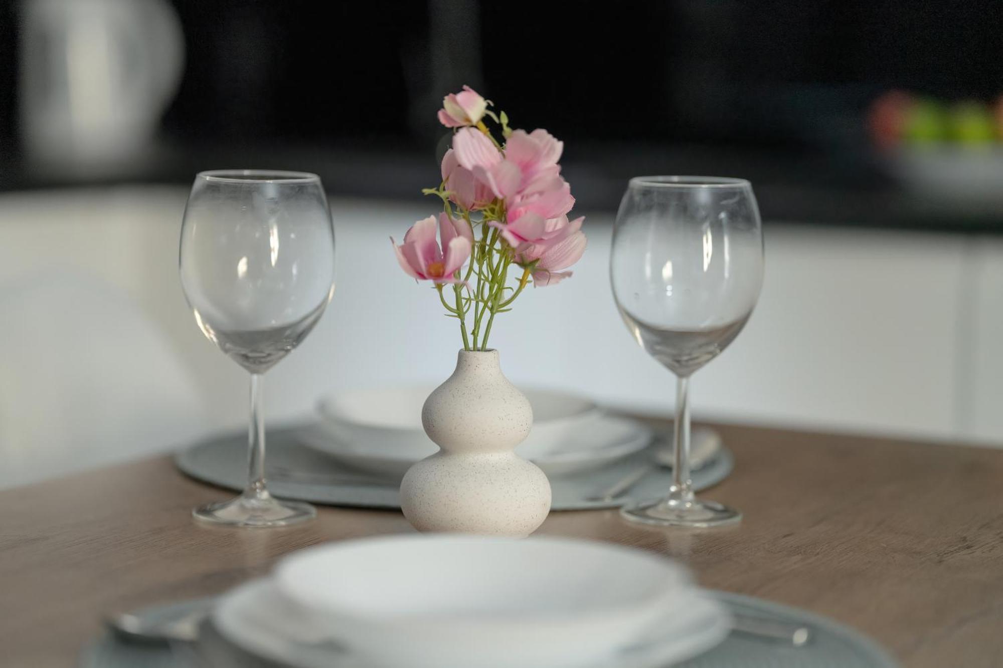 Stylowe I Eleganckie Studia Very Berry W Poznaniu By Noclegi Renters Екстер'єр фото